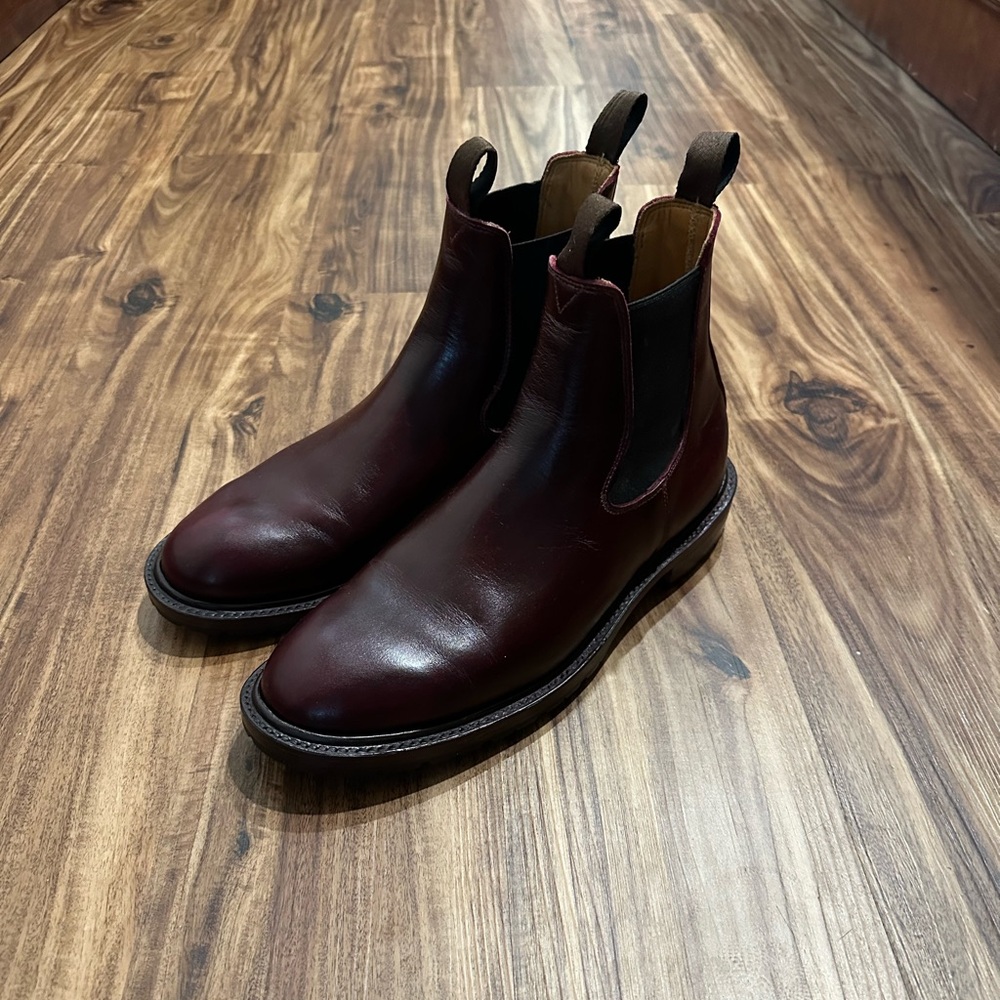 unmarked chelsea boot